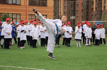 Старт дан: в Кудрово открыли новый сезон «Лиги школьного спорта»