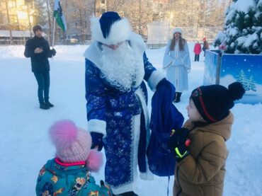 Заневское поселение приняло участие в параде Дедов Морозов района