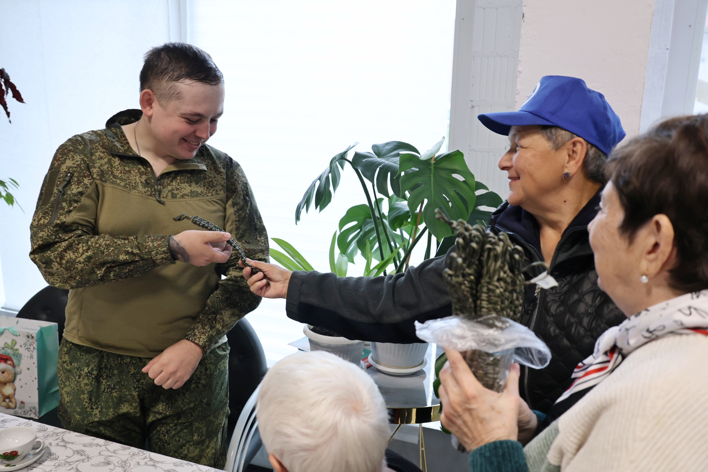 Заневский женсовет встретился с участником СВО и его семьёй